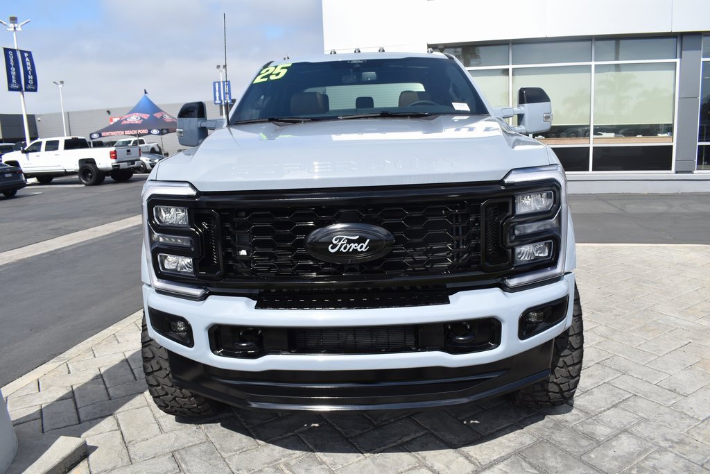 Used 2025 Ford F450 Lariat w/ FX4 Off-Road Package image 36