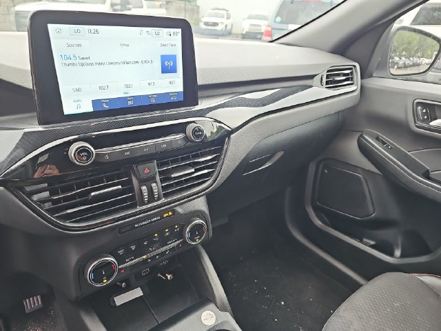 Certified 2025 Ford Escape ST-Line Select AWD/4WD image 24