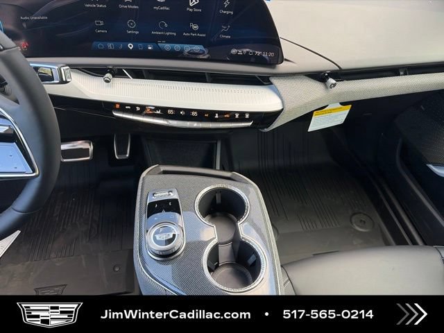 New 2027 Cadillac Optiq Luxury w/ LPO, Floor Liner Package AWD/4WD image 14