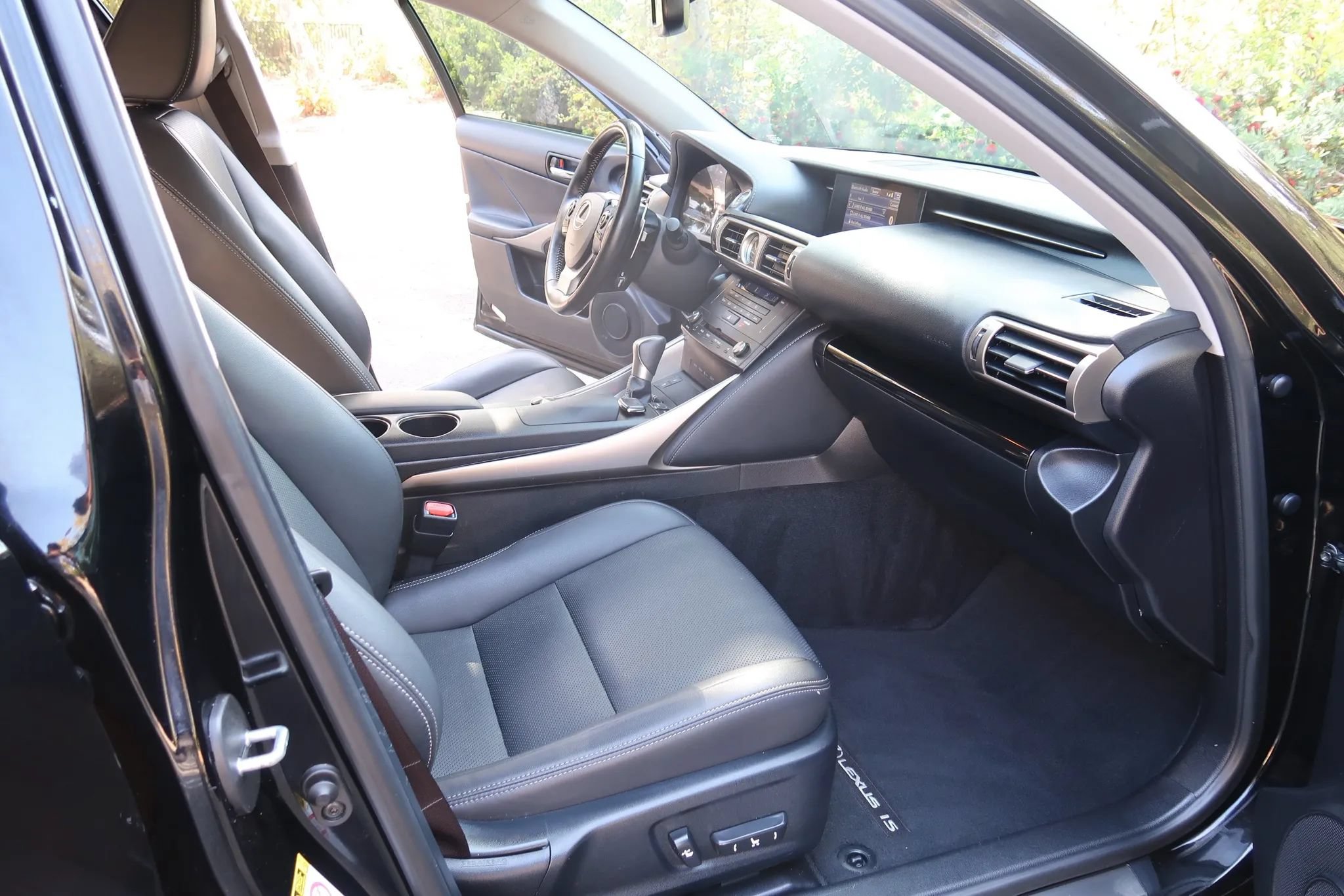 Used 2016 Lexus IS 300 AWD image 24