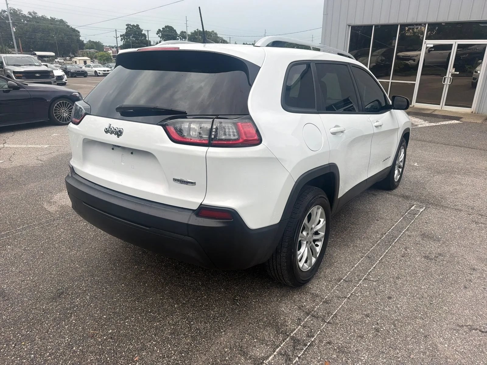 Used 2021 Jeep Cherokee Latitude FWD image 7