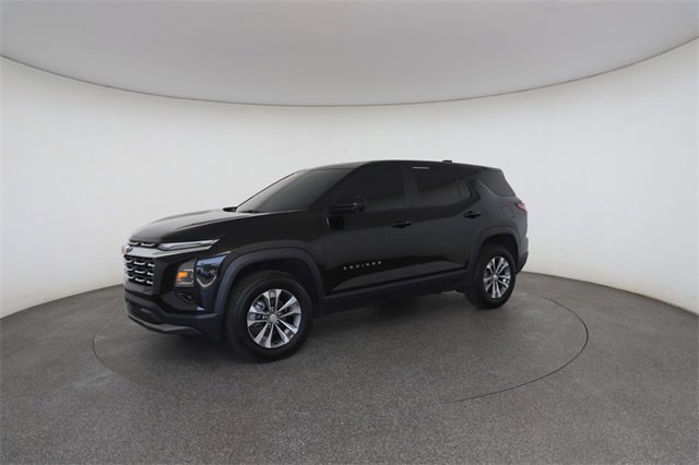 Used 2025 Chevrolet Equinox LT w/ Safety and Technology Package image 4