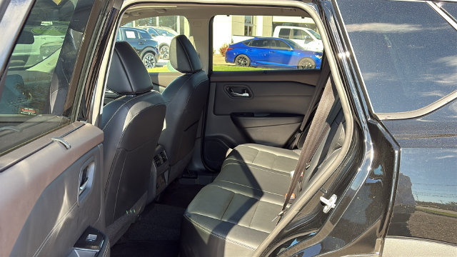 Certified 2023 Nissan Rogue SL w/ SL Premium Package AWD/4WD image 24