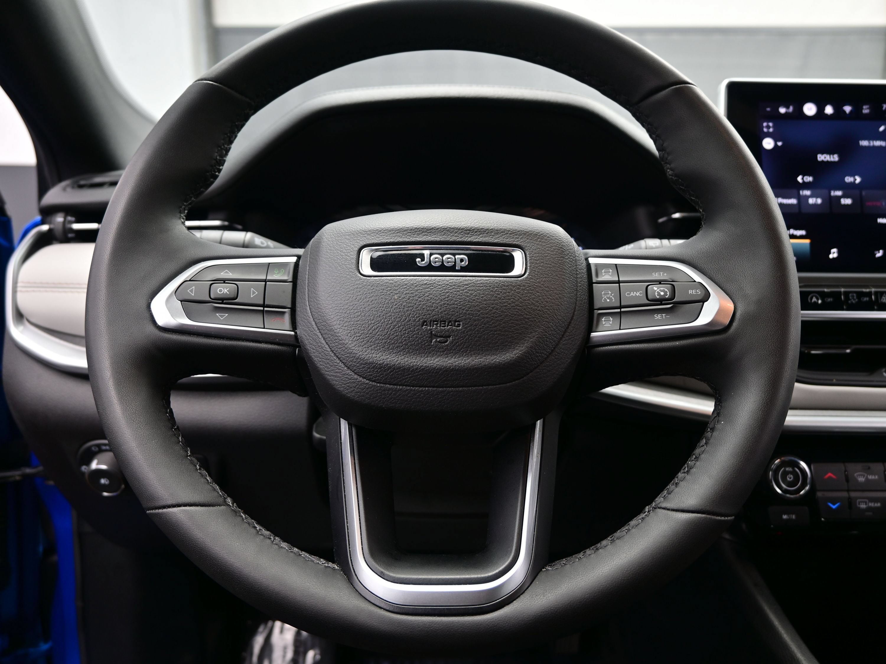 Used 2025 Jeep Compass Limited AWD/4WD image 22