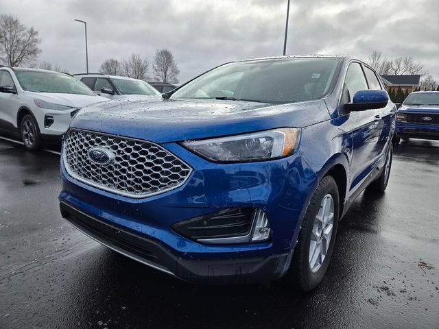 Used 2024 Ford Edge SEL w/ Convenience Package AWD/4WD image 3