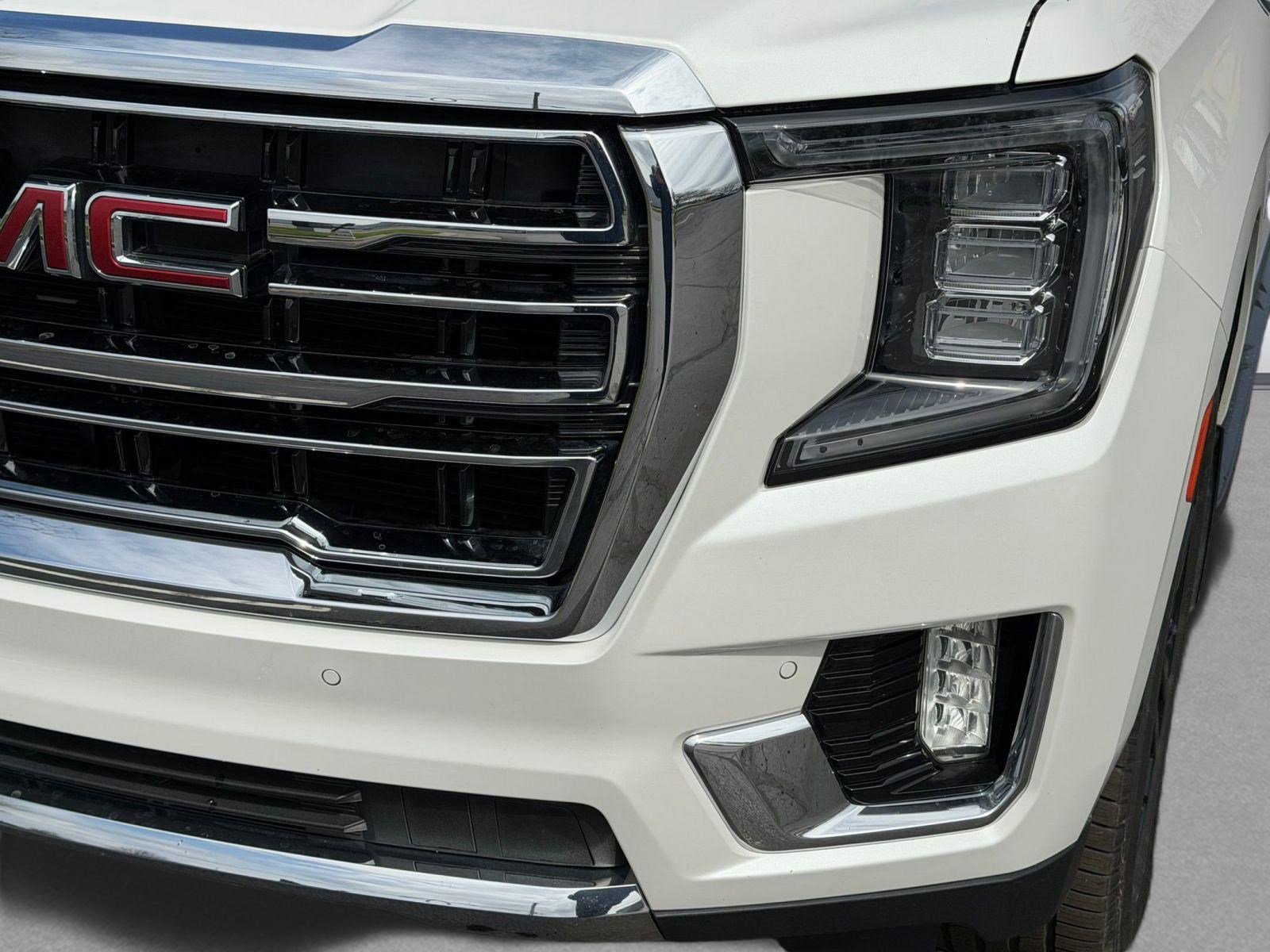 Used 2021 GMC Yukon XL SLT w/ Rear Media and Nav Package image 11