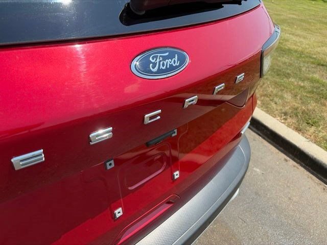 Used 2020 Ford Escape SEL AWD/4WD image 48