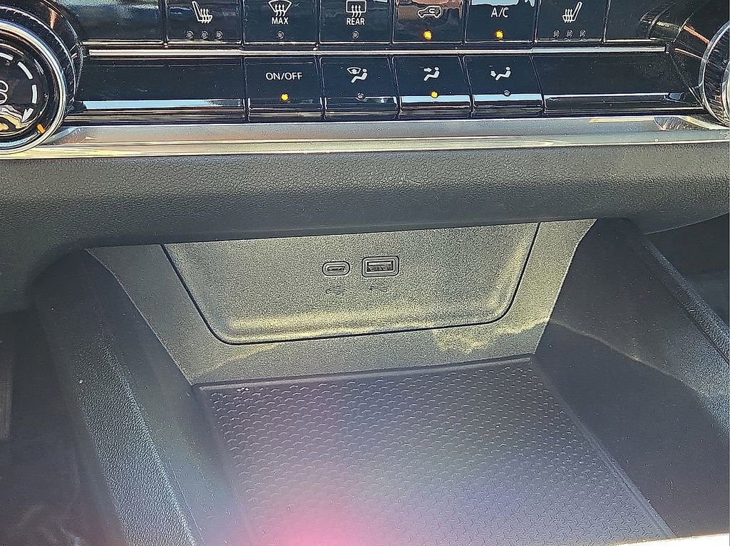 Used 2025 Chevrolet Equinox LT AWD/4WD image 29