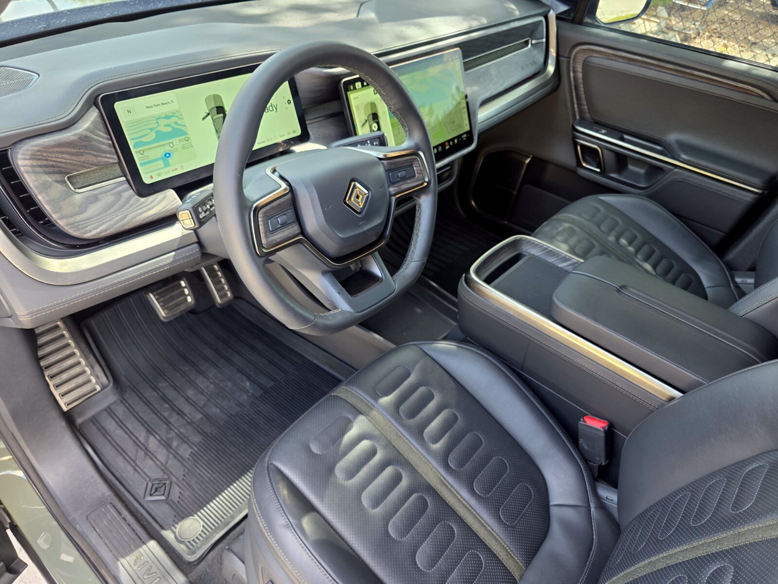 Used 2022 Rivian R1S Launch Edition AWD/4WD image 11