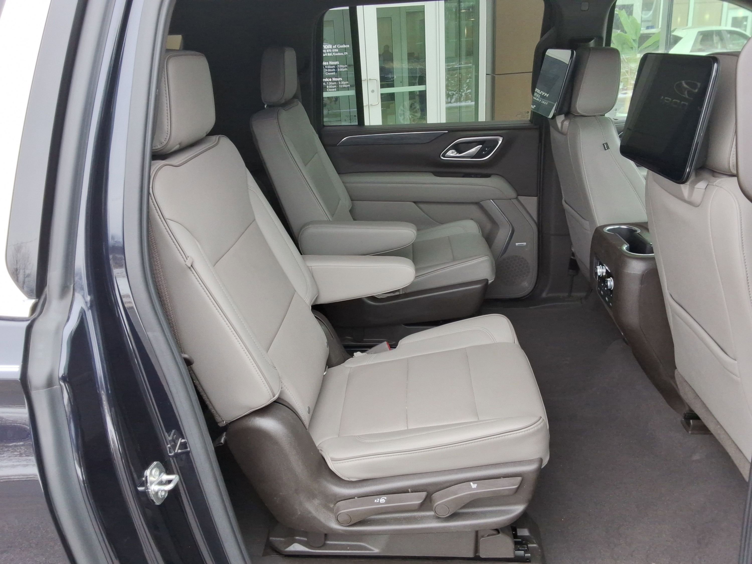 Used 2021 GMC Yukon XL SLT w/ SLT Luxury Plus Package image 35