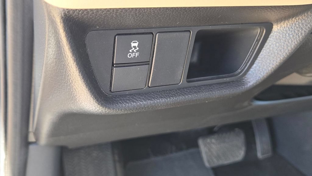 Used 2025 Honda HR-V LX image 17
