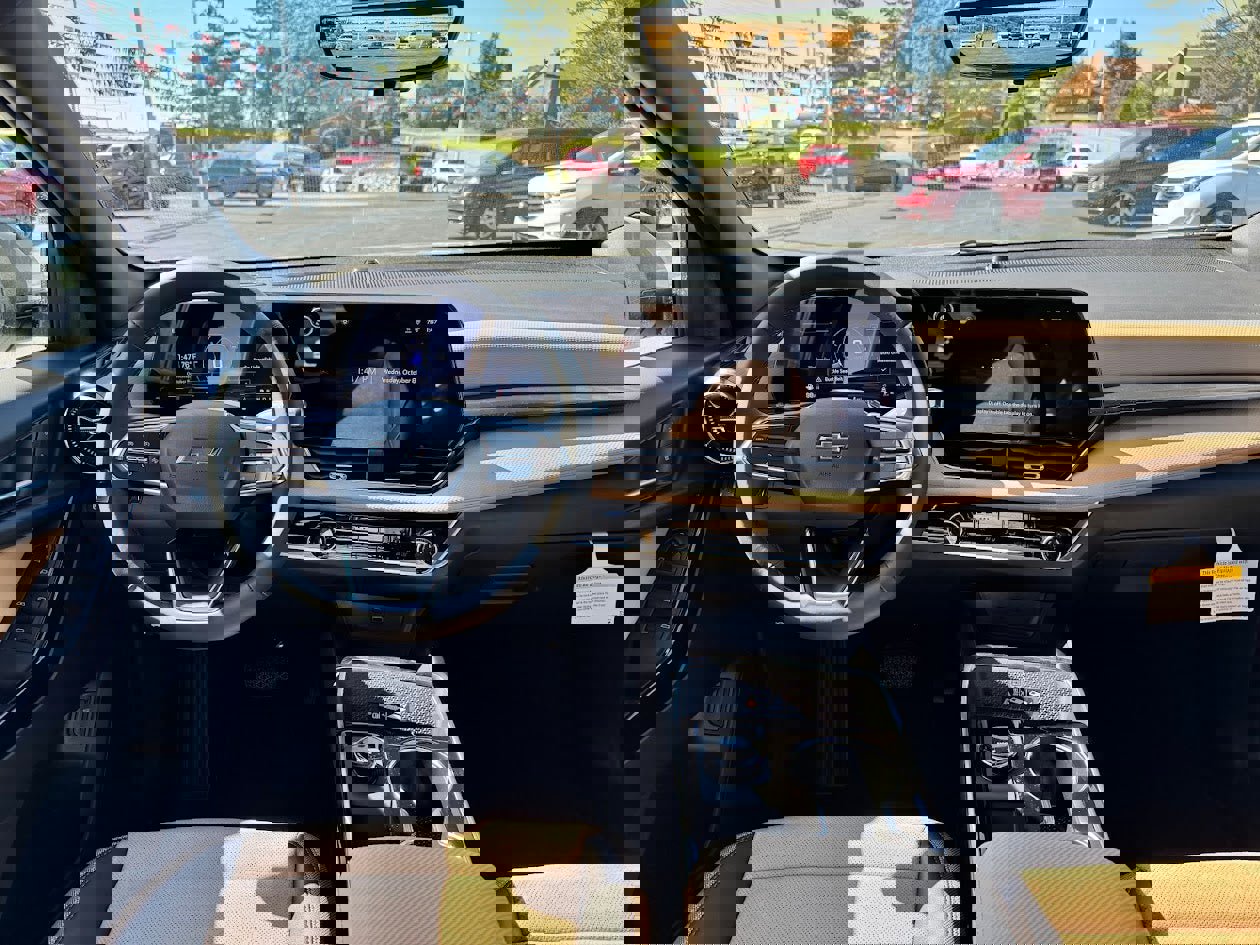 New 2026 Chevrolet Equinox ACTIV w/ Safety and Technology Package image 12