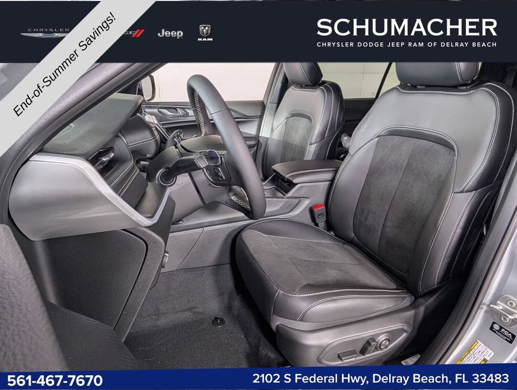 New 2025 Jeep Grand Cherokee L Altitude RWD image 5