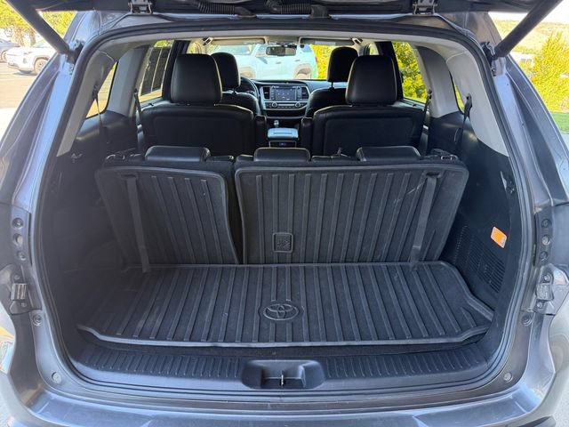 Used 2016 Toyota Highlander Limited FWD image 10
