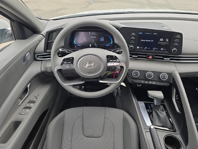 New 2026 Hyundai Elantra SE FWD image 16