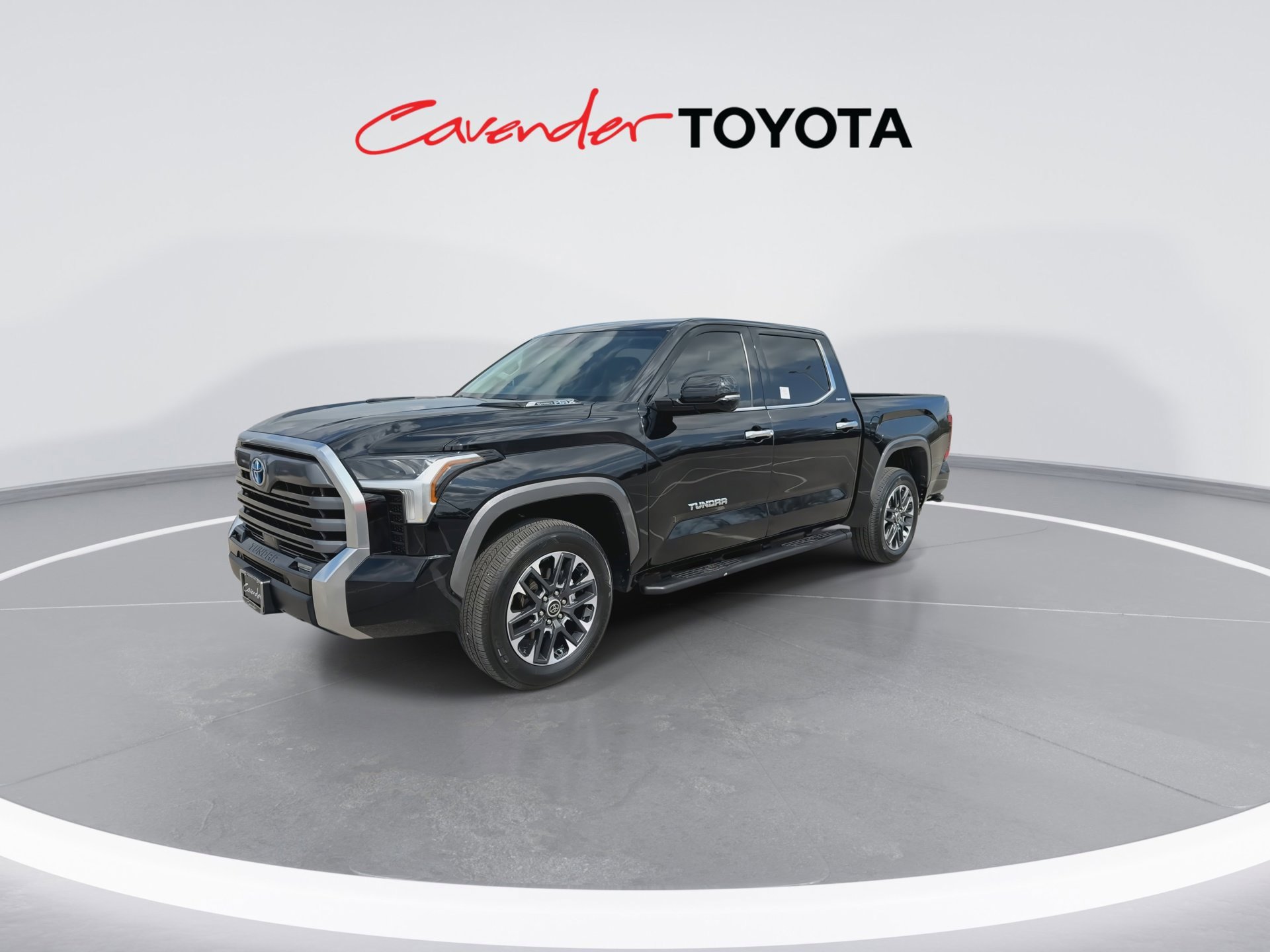 Used 2024 Toyota Tundra Limited w/ Power Package AWD/4WD image 4