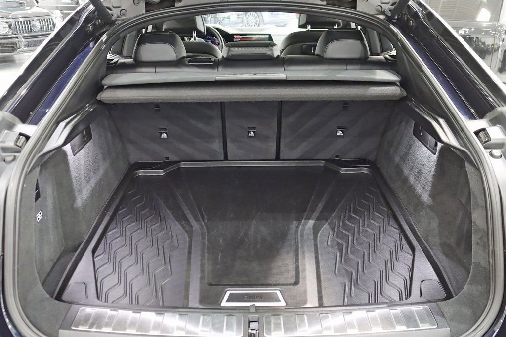 Used 2023 BMW X6 xDrive40i w/ Executive Package image 42
