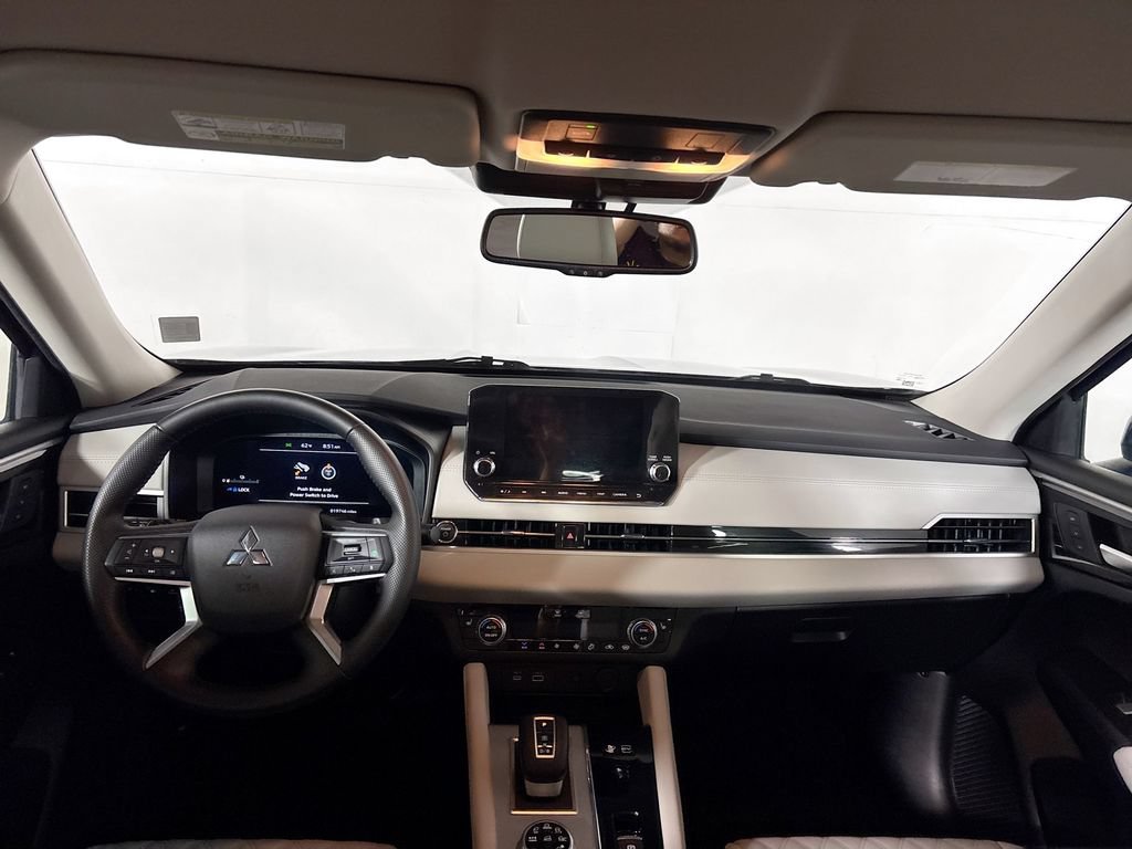 Used 2023 Mitsubishi Outlander SEL AWD/4WD image 12