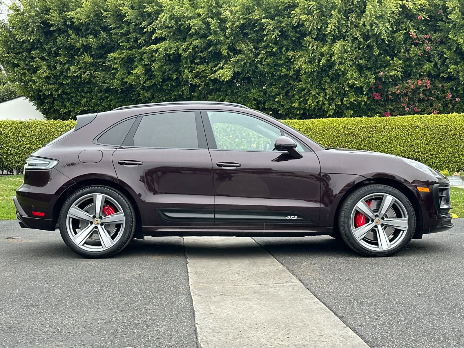Certified 2025 Porsche Macan GTS AWD/4WD image 9