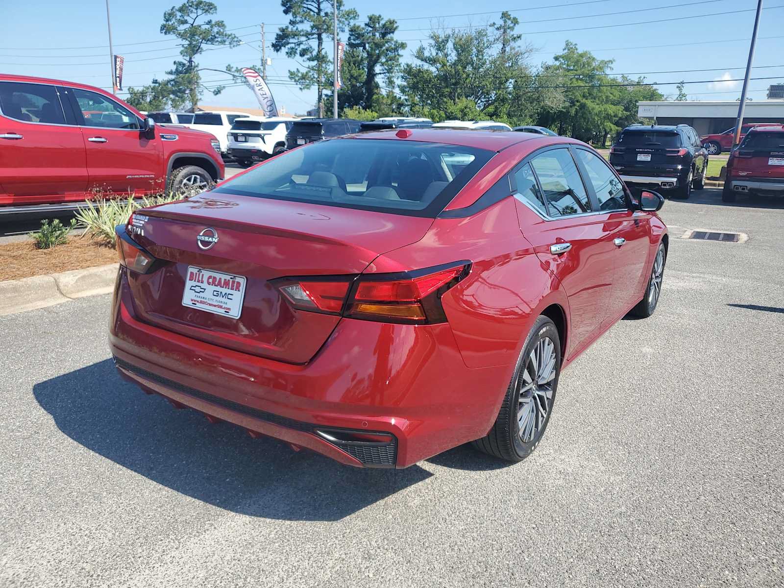 Used 2025 Nissan Altima 2.5 SV FWD image 6