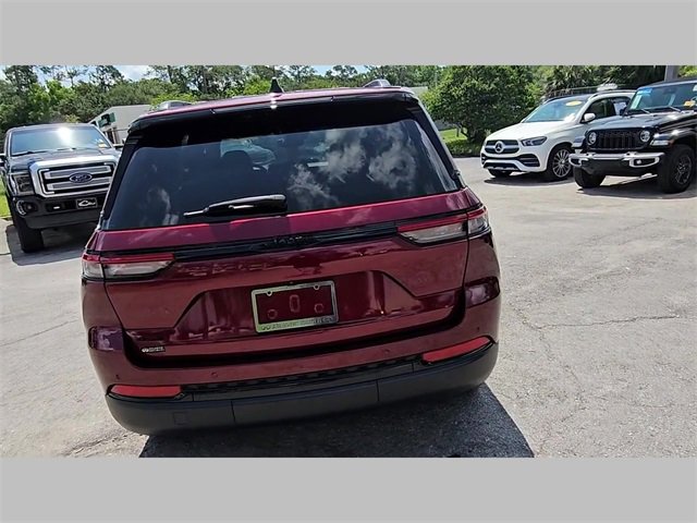 Used 2023 Jeep Grand Cherokee Altitude image 19