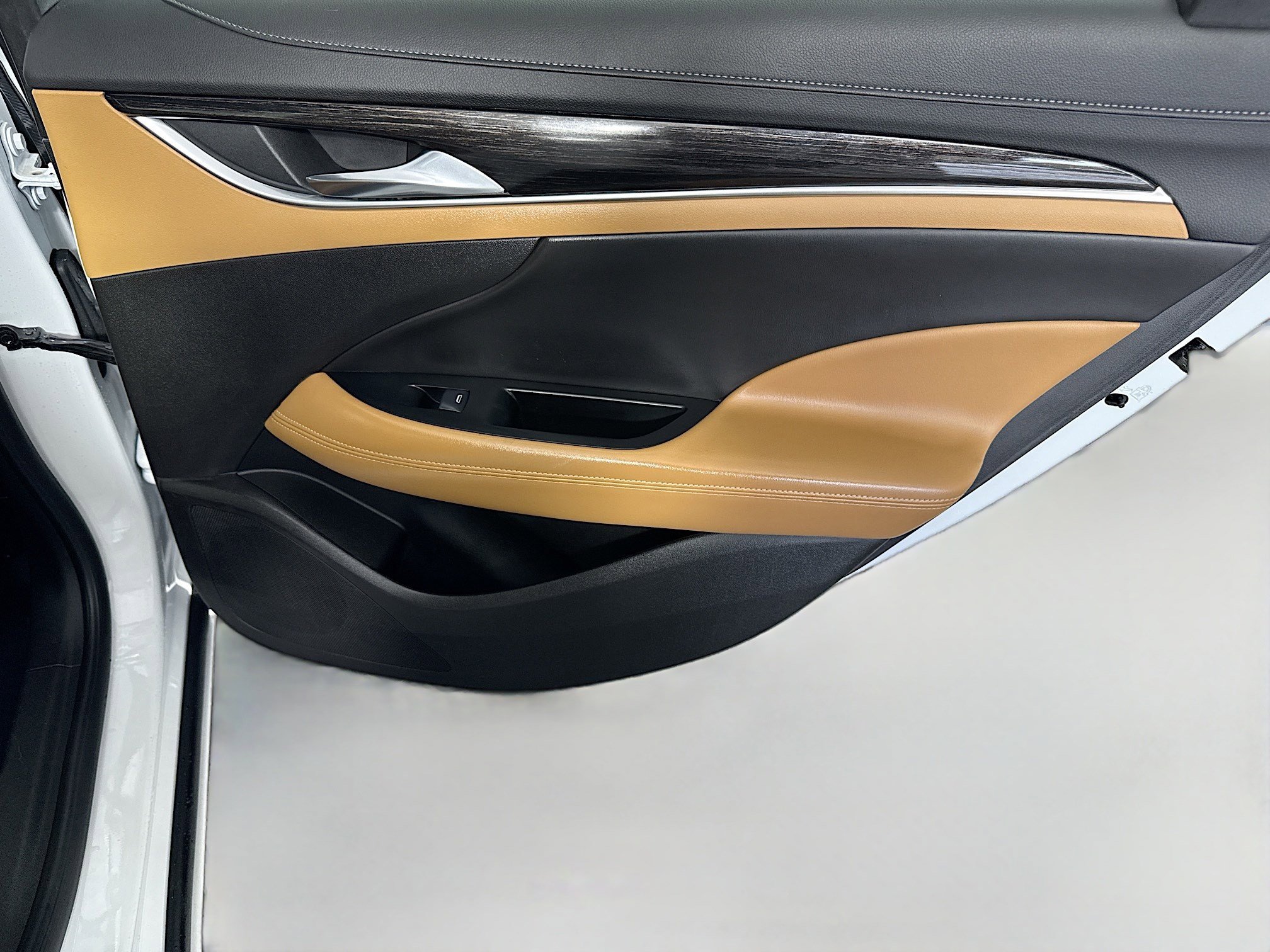 Used 2017 Buick LaCrosse Essence image 28