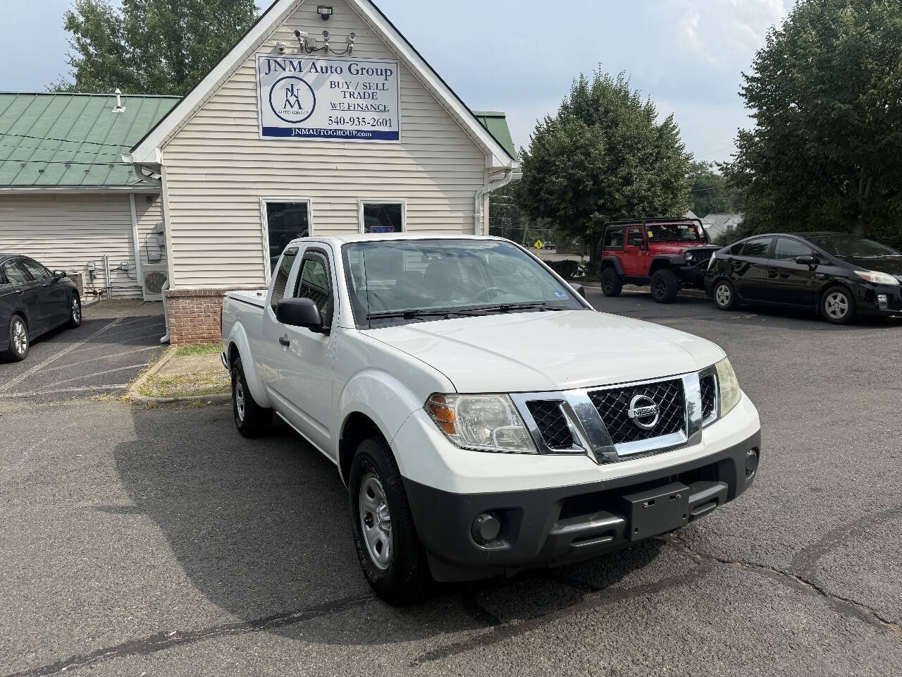 Used 2015 Nissan Frontier S RWD image 1