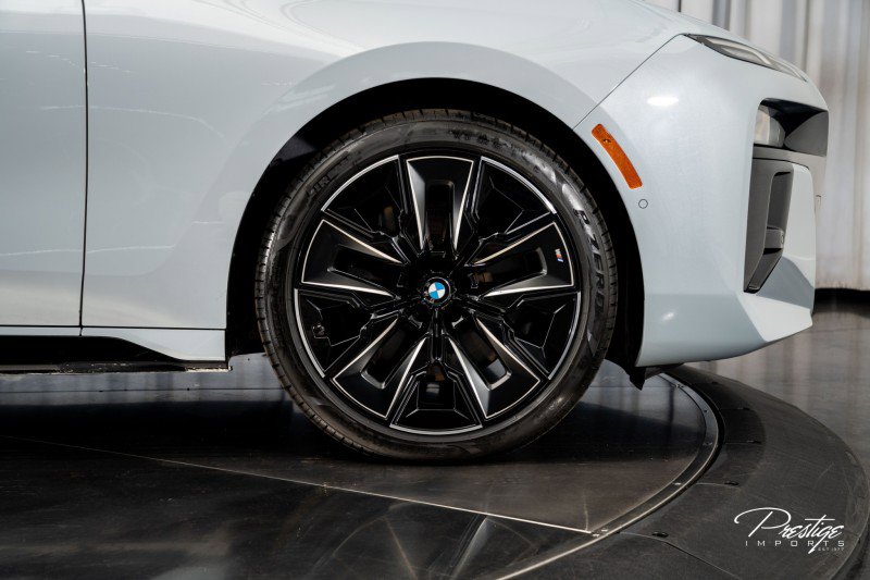 Used 2023 BMW 740i w/ Parking Assistance Package image 22