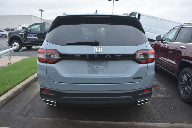 Used 2024 Honda Pilot Sport image 6