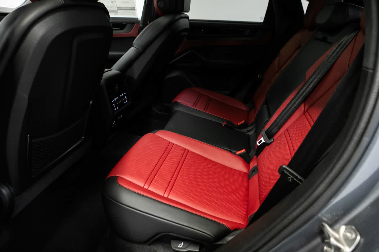 New 2026 Porsche Cayenne GTS AWD/4WD image 31