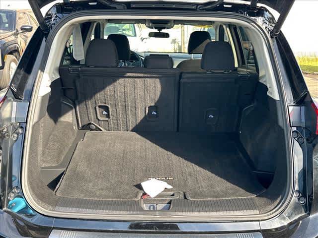 Used 2026 Nissan Rogue SV FWD image 25