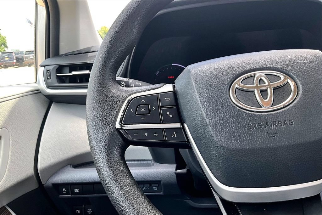 Used 2021 Toyota Sienna LE FWD image 17