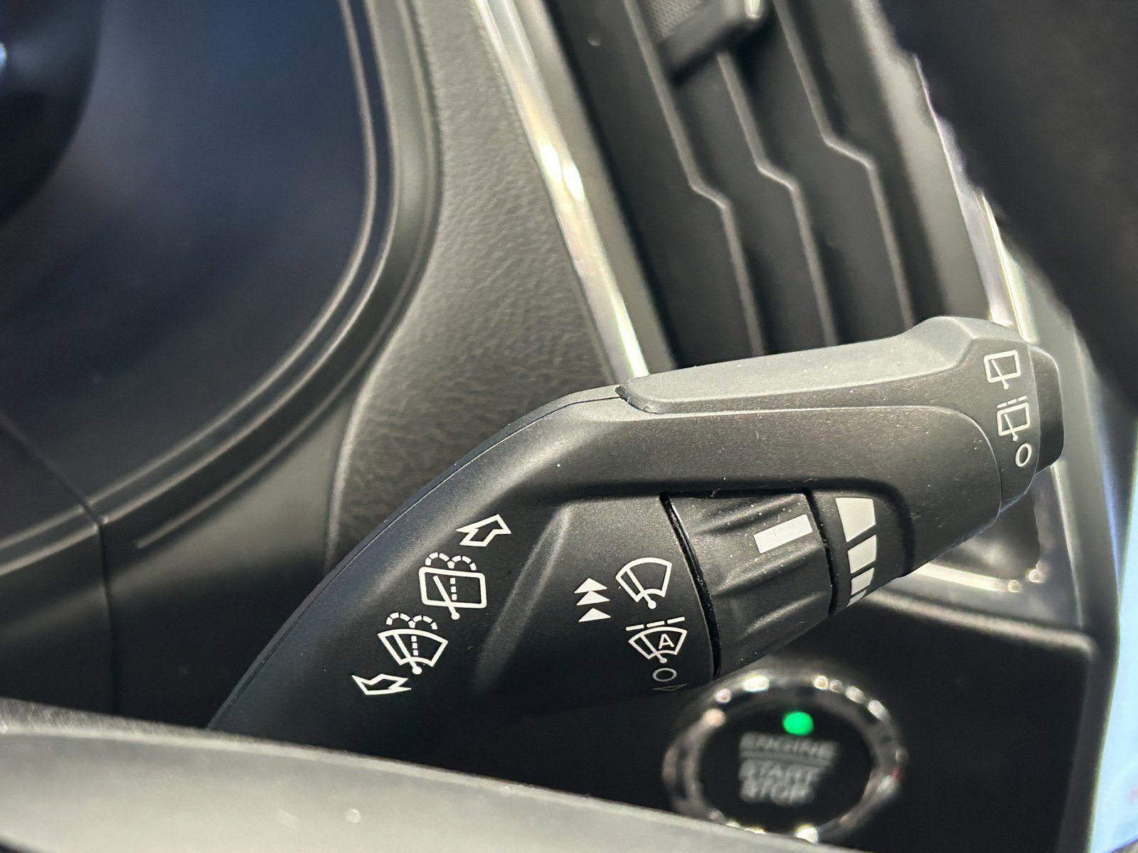 Used 2022 Ford Edge Titanium image 25