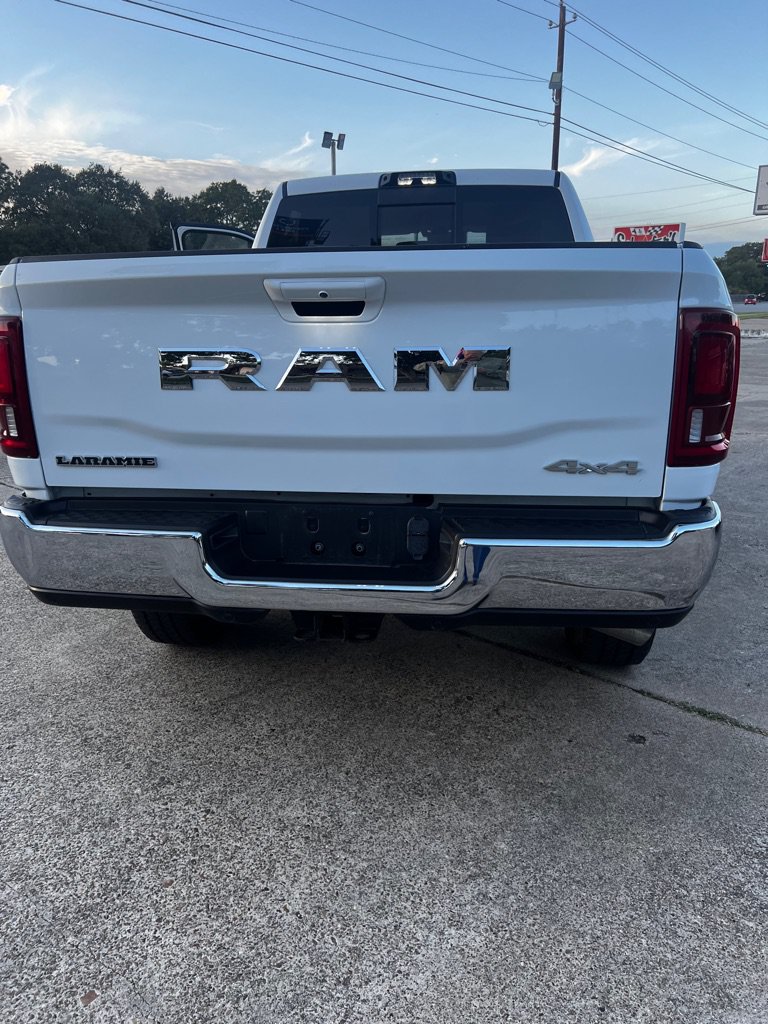 Used 2025 RAM 2500 Laramie AWD/4WD image 4