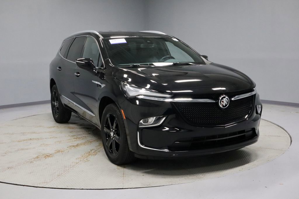 Used 2024 Buick Enclave Essence w/ Sport Touring Edition FWD image 1