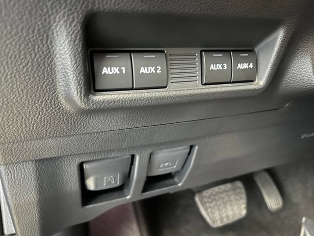 Used 2025 Lexus GX 550 w/ Accessory Package (32) AWD/4WD image 33