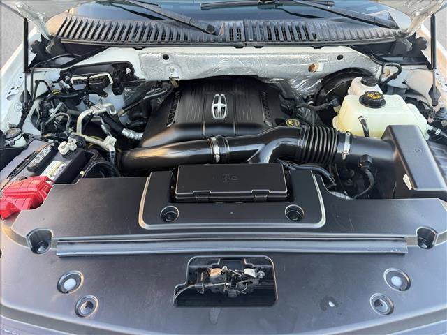 Used 2015 Lincoln Navigator L 2WD image 23