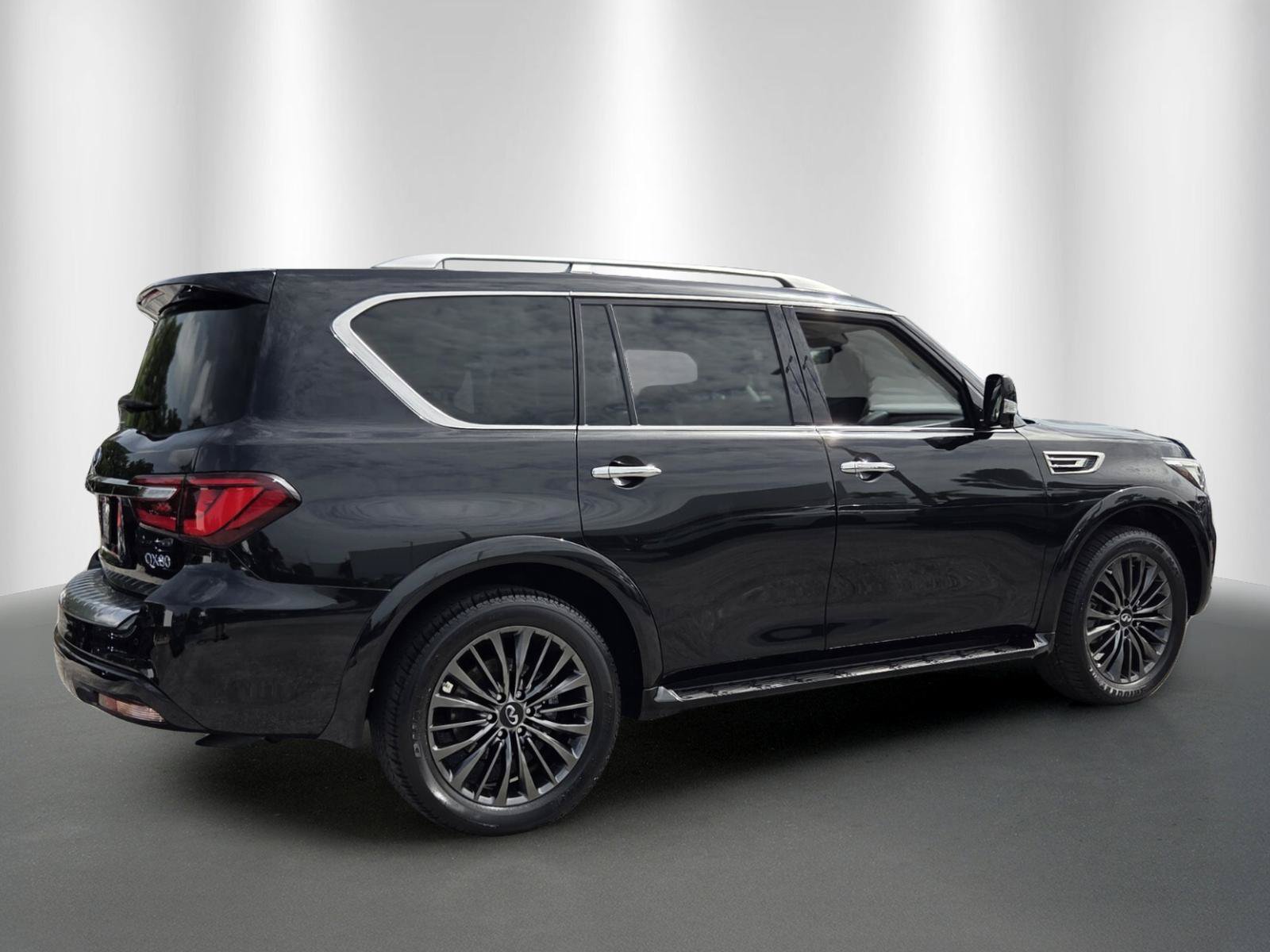 Used 2023 INFINITI QX80 Premium Select w/ All-Season Package AWD/4WD image 7