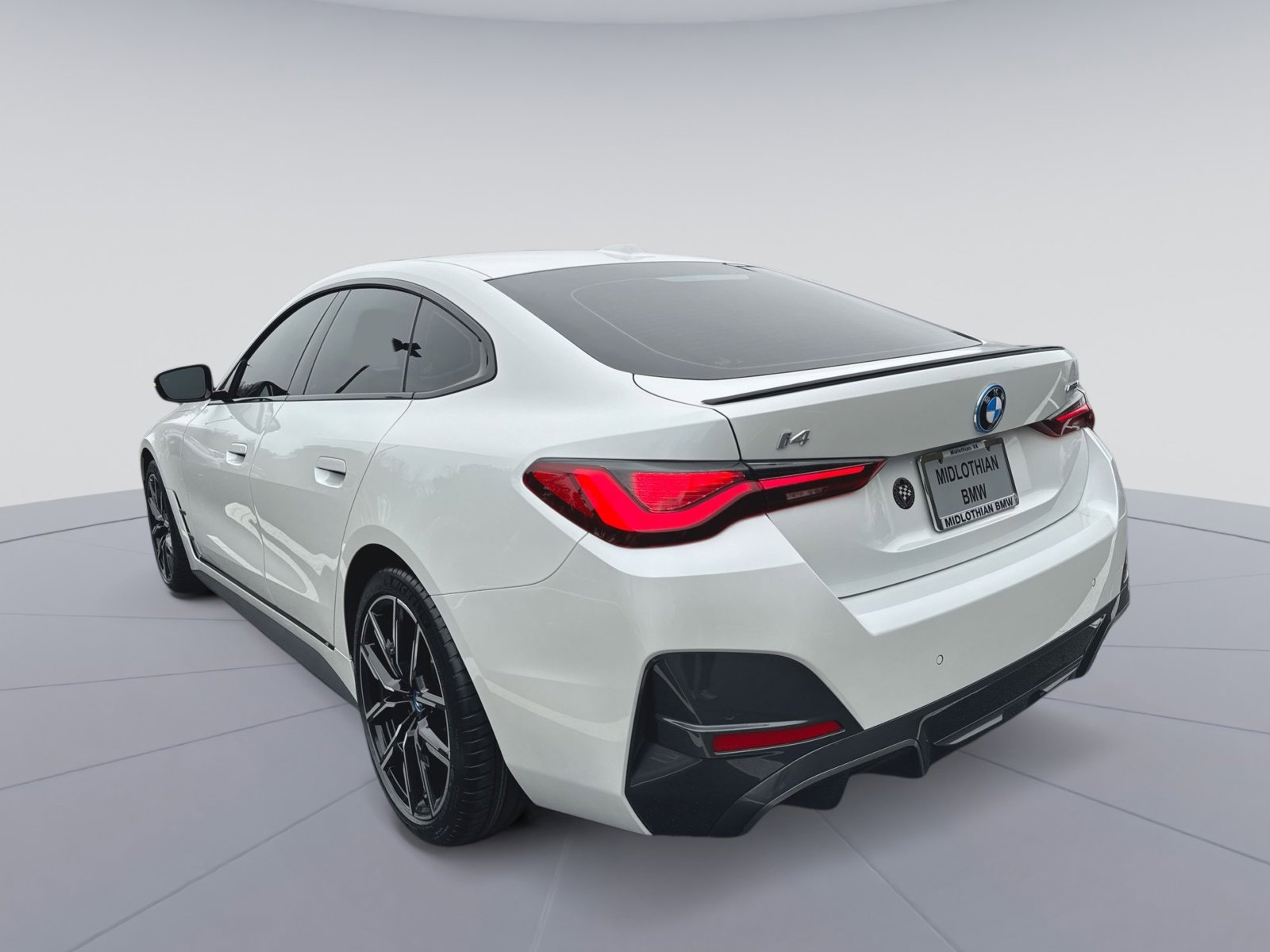 Used 2023 BMW i4 eDrive40 w/ M Sport Package image 27