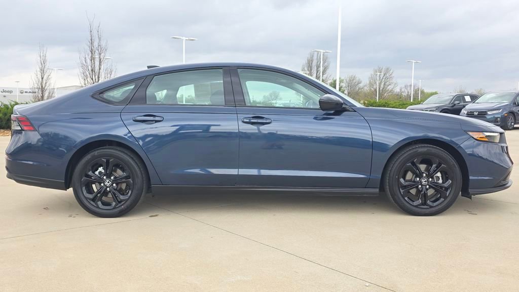 Certified 2025 Honda Accord SE image 6