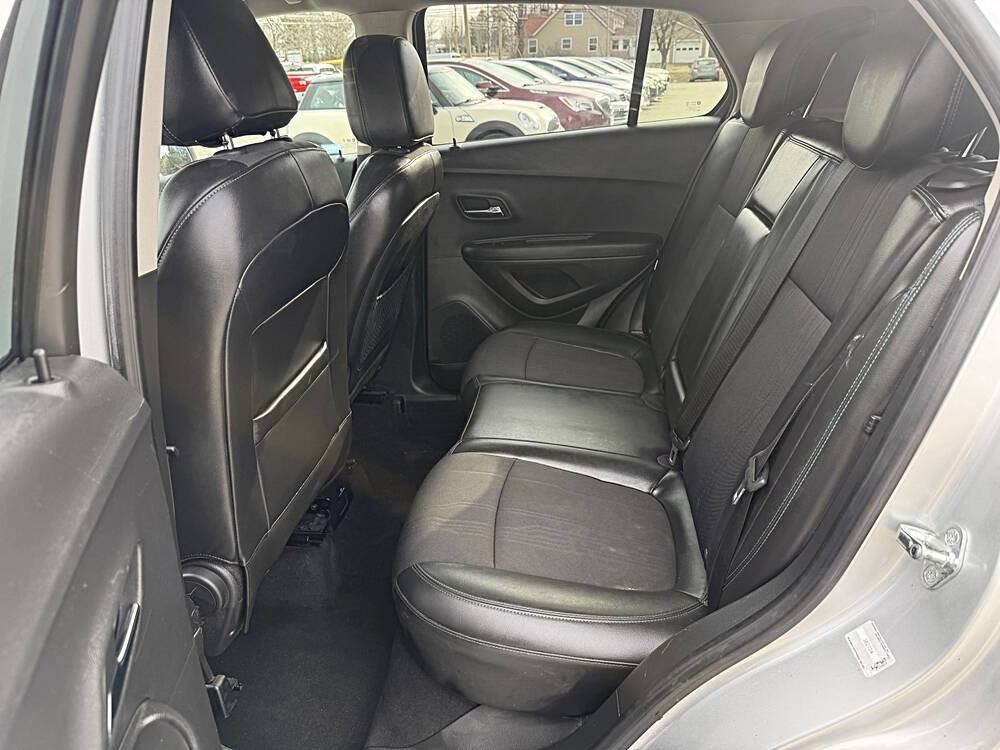 Used 2015 Chevrolet Trax LT w/ LT Plus Package AWD/4WD image 12