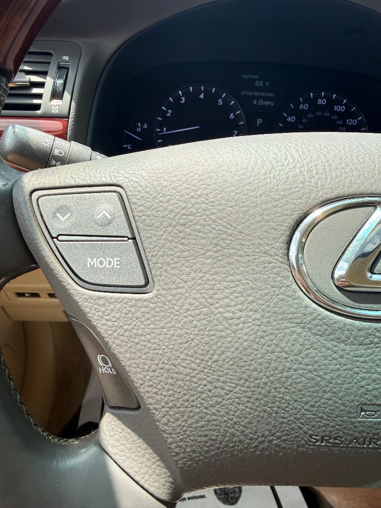Used 2012 Lexus LS 460 w/ Comfort Pkg RWD image 12
