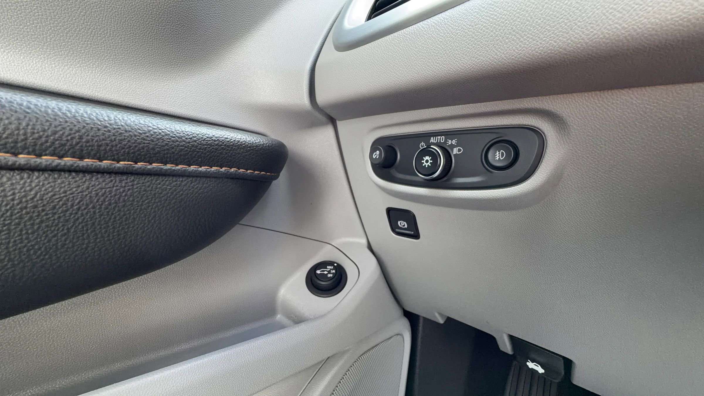 Used 2018 GMC Terrain SLT w/ Infotainment Package II image 30