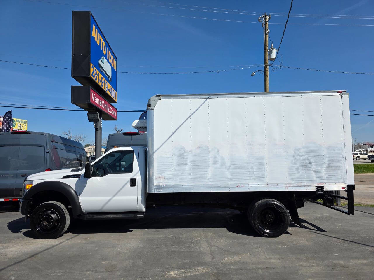 Used 2016 Ford F550 2WD Regular Cab Super Duty image 5