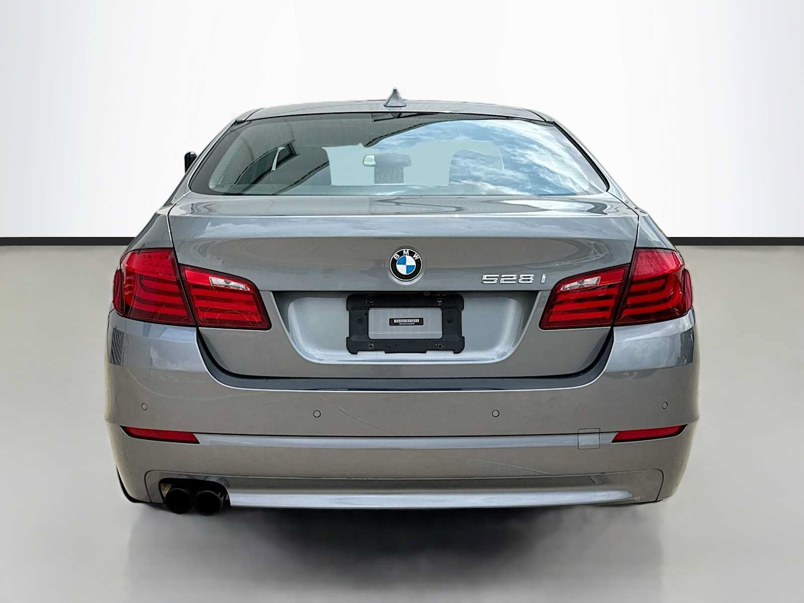 Used 2012 BMW 528i xDrive Sedan AWD/4WD image 4