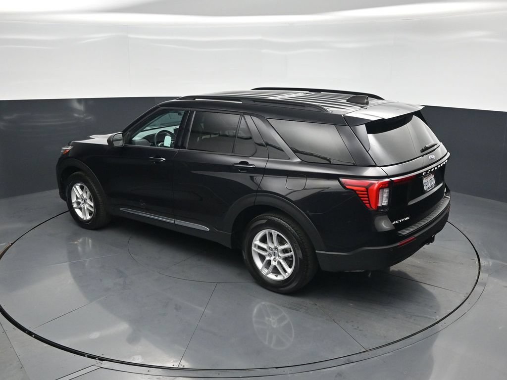 Used 2025 Ford Explorer Active AWD/4WD image 42