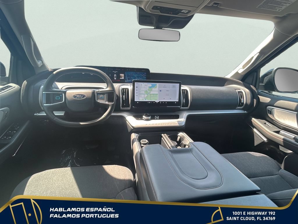 Used 2025 Ford Expedition Active AWD/4WD image 38