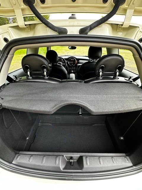 Used 2018 MINI Cooper 2-Door Hardtop FWD image 12