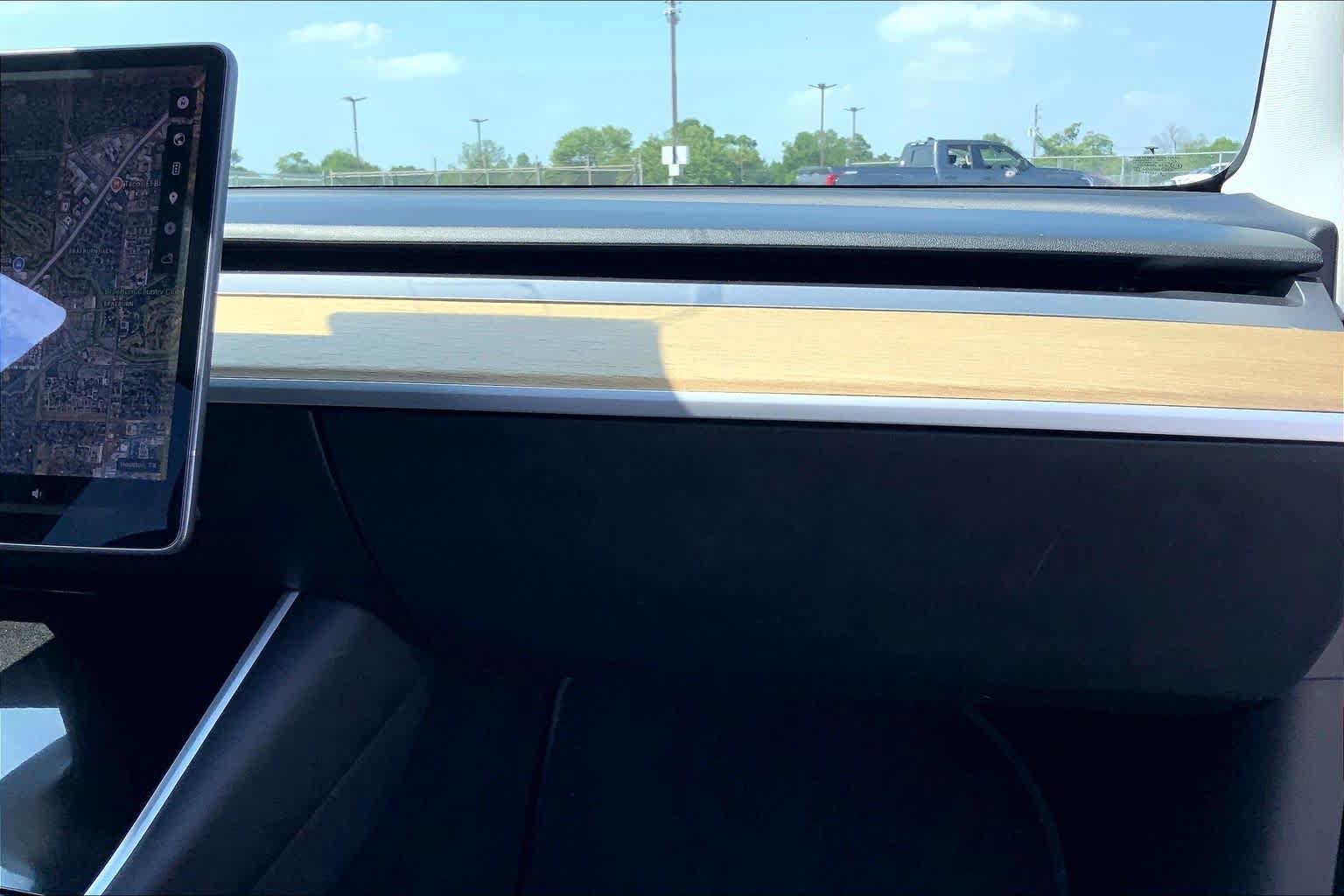 Used 2018 Tesla Model 3 Long Range RWD image 17