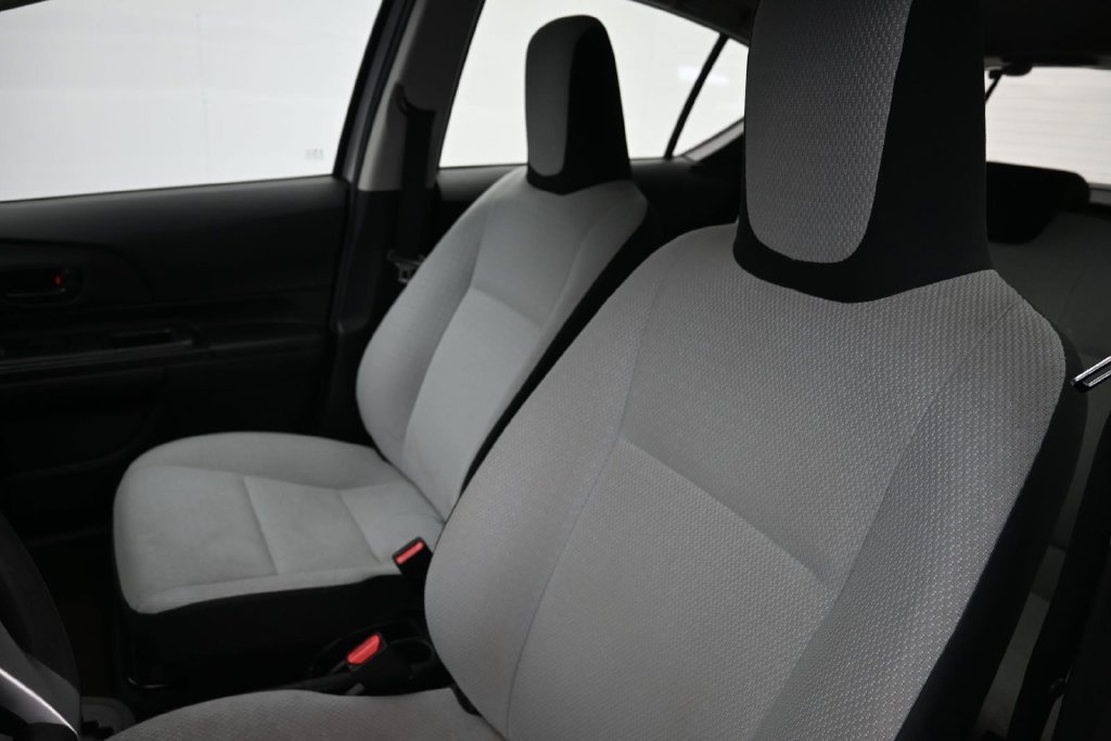 Used 2016 Toyota Prius C One FWD image 11